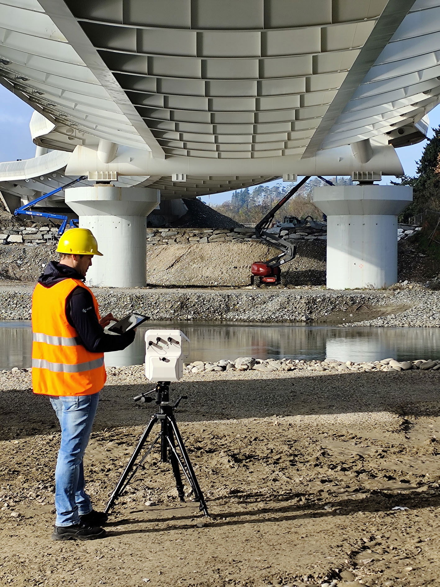 Making structural health monitoring scalable: IDS GeoRadar launches MyMO – a portable device for fast, non-contact monitoring